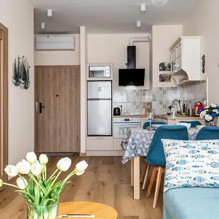 Omega Lake, Sun & Snow