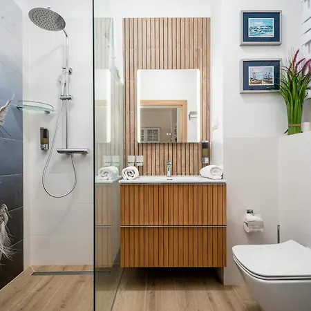 Omega Lake, Sun & Snow Lejlighed